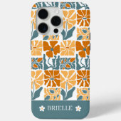 Abstract Retro Floral iPhone Case with Custom Name (Rückseite)