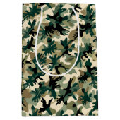 Abstract Woodland Camouflage Pattern Green and Tan Mittlere Geschenktüte (Vorderseite)