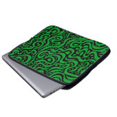 Abstrakt 041211 - Gras grün auf Schwarz Laptopschutzhülle (Vorne Knopf)