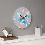 Abstrakt Bauhaus Halbkreise Mod Pop Art Muster Große Wanduhr<br><div class="desc">Schöne zeitgenössische blaue, minzgrün, korallenorange und rot-rosa geometrische Halbkreise und Quadrate Muster Verziert, elegant und funky Hipster Design für den extravaganten künstlerischen Innenarchitekten, künstlerische Mode Diva, beliebter angesagter Trendsetter, Vintages Retro, Deko-Jugendstil-Art, oder abstrakte grafische geometrische Motive Liebhaber. Erhältlich in einer Vielzahl moderner Wohngestaltungen für diejenigen, die ihr Elternschlafzimmer, ihre Küche,...</div>