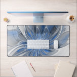 Abstrakt Blue Gray Fraktal Art Blume Schreibtischunterlage<br><div class="desc">Eine einzigartige Fantasy-Blume in Blau- und Grautönen,  abstrakt und elegant. Ungewöhnliches Design für Ihre dekorative Schreibtischmatte und mehr.</div>