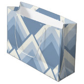 Abstrakt geometrisch, blau und weiß 2 große geschenktüte (Vorderseite Schrägansicht)