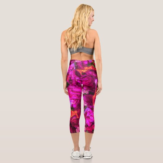 Abstrakt in Purpur, Orangen und Grüntönen Capri Leggings (Rückseite)