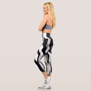 Abstrakt in Schwarzweiß Capri Leggings