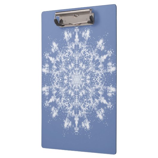 Abstrakt Lacy Fraktal Snowflake auf blauem Hinterg Klemmbrett (Links)