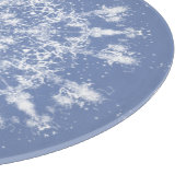 Abstrakt Lacy Fraktal Snowflake auf blauem Hinterg Schneidebrett (Ecke)