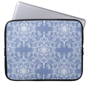 Abstrakt Lacy Fraktal Snowflake Pattern auf Blue Laptopschutzhülle