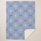 Abstrakt Lacy Fraktal Snowflake Pattern auf Blue Sherpadecke (Vorderseite)