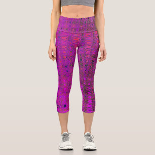 Abstrakt Magenta Retro Boomerang Waves Capri Leggings