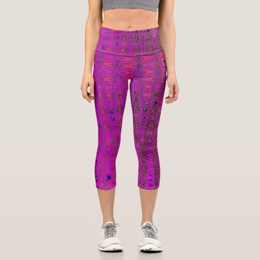 Abstrakt Magenta Retro Boomerang Waves Capri Leggings (Vorderseite)