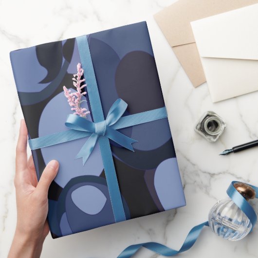 Abstrakt Modern Blueberry Birthday Geschenkpapier (Schenken)