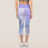 Abstrakt Modernes Fraktal Art Lavendel Capri Leggings (Rückseite)