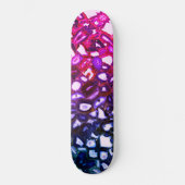 Abstrakt rosa Geodmuster Skateboard (Vorderseite)