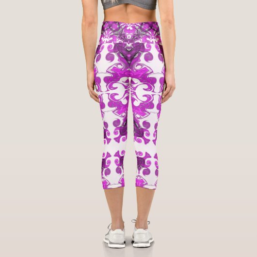 Abstrakt-rosa Mandala, psychedelischer Schmetterli Capri Leggings (Rückseite)