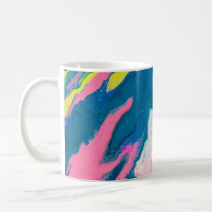 Abstrakt rosa und türkisfarbener Hintergrund mit Kaffeetasse