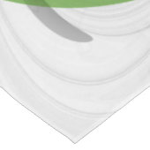 Abstrakt Schwarz und Weiß mit einem grünen Fraktal Tischdecke (Schrägansicht)