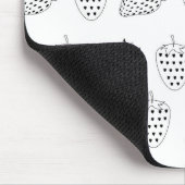 Abstrakt Schwarz-Weiß-Erdbeere Mousepad (Ecke)