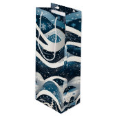 Abstrakt Winter Wonderland Geschenktüte Für Weinflaschen (Vorderseite Schrägansicht)