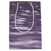 Abstrakte 1: Ultra Violet Shimmer Mittlere Geschenktüte (Vorderseite)