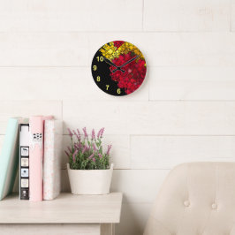 Abstrakte aktuelle geometrische Zahl von fünf Gelb Runde Wanduhr