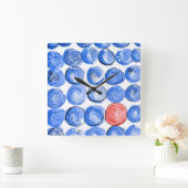 Abstrakte Aquarellblau-Punkte Quadratische Wanduhr (Zuhause)