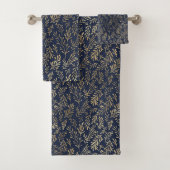 Abstrakte Art-Deco-Blätter in Blau und Gold Badhandtuch Set (Insitu)