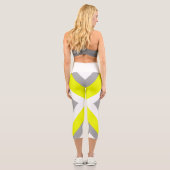 Abstrakte Art Yellow White Capri Leggings (Rückseite)