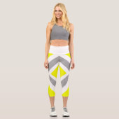 Abstrakte Art Yellow White Capri Leggings (Vorderseite)