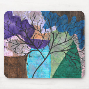 Abstrakte Baum-Silhouette auf farbenfrohem Wasserf Mousepad