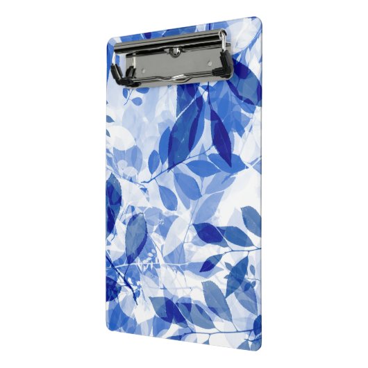 Abstrakte Blätter in Blau und Weiß Mini Klemmbrett (Gewinkelt2)