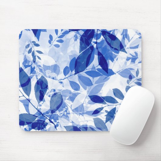 Abstrakte Blätter in Blau und Weiß Mousepad (Mit Mouse)