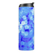 Abstrakte blaue Farben hellen Buh. Klassischer Bla Thermosbecher (Nach links gedreht)