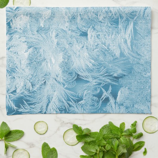 abstrakte blaue Federn und Schneeflocken Geschirrtuch (Gefaltet)