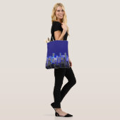 Abstrakte blaue Stadt-Skyline-Kunst Tasche (Am Model)