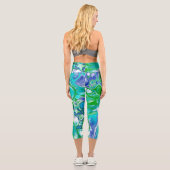 Abstrakte blaue und grüne Marmorflüssigkeit Capri Leggings (Rückseite)