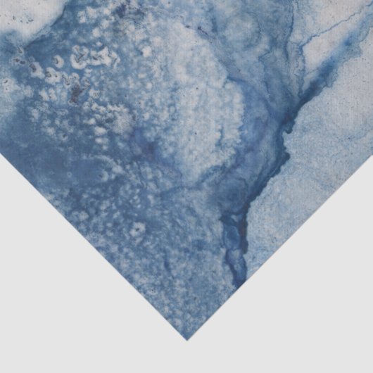 Abstrakte Blauwellen oder Wolken auf Cremedekoupag Seidenpapier (Detail)