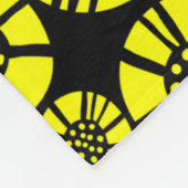 Abstrakte Blume 031023 - Gelb auf Schwarz Fleecedecke (Ecke)