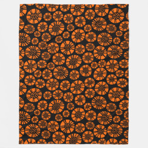 Abstrakte Blume 031023 - Orange auf Schwarz Fleecedecke