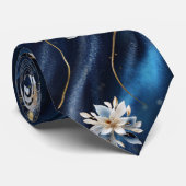Abstrakte Blume aus Simmery Blue Silk Krawatte (Gerollt)