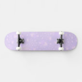 Abstrakte Blume in Lilac und Rosa Skateboard (Horizontal)