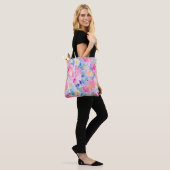 Abstrakte Blume in Rosa und Blau Tasche (Am Model)