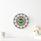 Abstrakte Blume Mandala mit Liebe optional Text Runde Wanduhr (Zuhause)