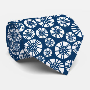 Abstrakte Blumen 031023 - Weiß auf Shibori-Blau Krawatte