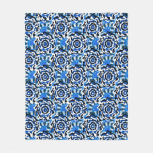 Abstrakte Blumenmode, blau, schwarz und beige Fleecedecke