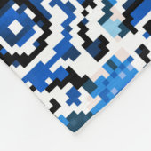 Abstrakte Blumenmode, blau, schwarz und beige Fleecedecke (Ecke)