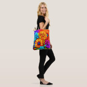 Abstrakte Blumenpracht in Multicolor Tasche (Am Model)