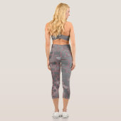 Abstrakte Digitalarbeit 3 Capri Leggings (Rückseite)