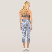 Abstrakte Digitalarbeit 6 Capri Leggings (Rückseite)