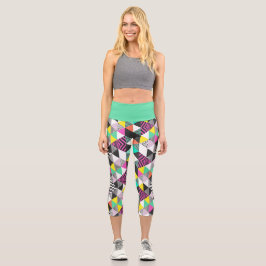 Abstrakte Dreiecke mit modernen geometrischen Must Capri Leggings