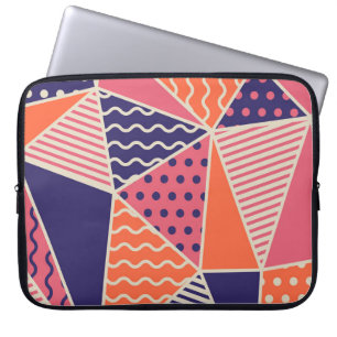 Abstrakte Dreiecke: Vintager geometrischer Hinterg Laptopschutzhülle
